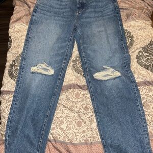 Madewell Low-Slung Straight Jeans in Belrose Wash: Airy Denim Edition